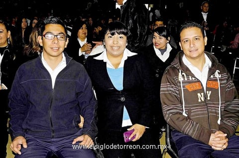13022015 EN CONFERENCIA.  Eliud, Isela y Juan Carlos.