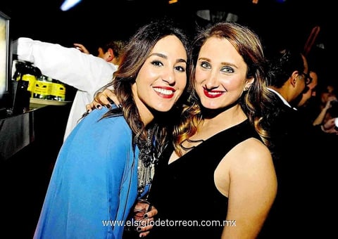 13022015 MUY GUAPAS.  Ana Lucía y Vania.