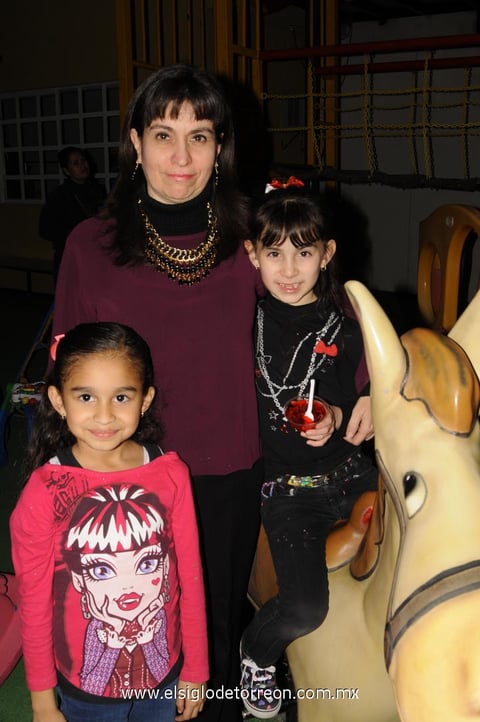 18022015 Minerva, Paulina y Valeria.