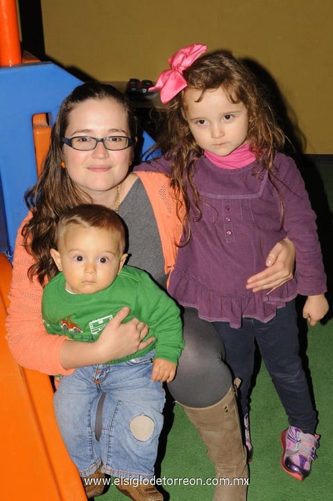 18022015 Aydée Lee, Elena y Leo.