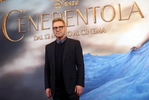 Sesenta y cinco años después de que Walt Disney estrenara su Cenicienta, el cineasta Kenneth Branagh ha renovado el clásico cuento de hadas con un impresionante elenco de carne y hueso.