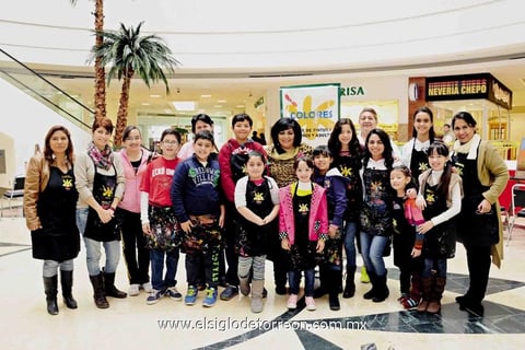 16022015 MUY CREATIVOS.  Alejandra de la Peña y sus alumnos del Taller de pintura Colores.