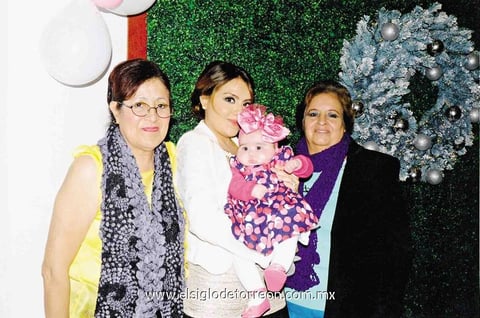 15022015 Asistieron a esta bonita fiesta de bienvenida, Gloria y Margarita Morales, tías de Mariela Luján de Marchal.