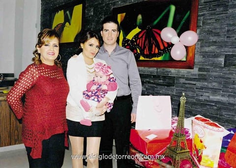 15022015 Perla Patricia Morales de Luján, Mariela Gabriela Luján de Marchal, Pierrick Marchal y Chloe Marchal Luján.