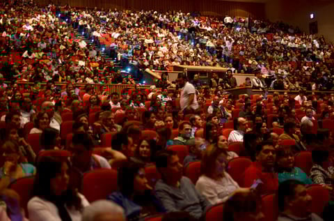 Cerca de tres mil habitantes de la Comarca Lagunera abarrotaron las dos funciones que la puesta en escena El Tenorio Cómico Corregido y Aumentado ofreció en el Teatro Nazas.