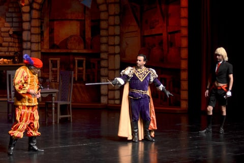 El Tenorio Cómico se presentó en el Teatro Nazas con gran éxito para divertir a los laguneros que se dieron cita en el recinto.
