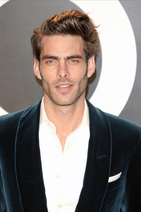 El reconocido modelo español Jon Kortajarena no pudo faltar al desfile de Tom Ford.