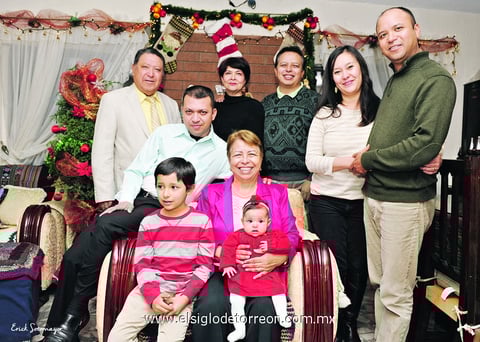 22022015 AGRADABLE REUNIóN.  Integrantes de la Familia Ocón Acosta.