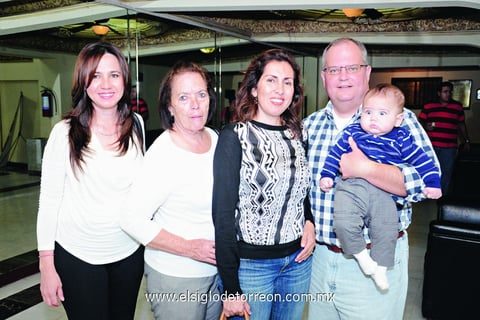 22022015 CONTENTOS.  Brenda, Nelly, Dora, Juan Pablo y Jason.