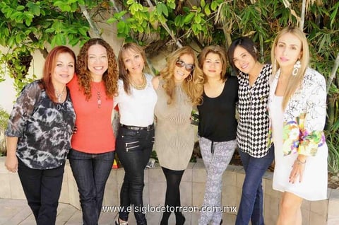 26022015 CELEBRA SU CUMPLEAñOS.  Cokina acompañada de sus amigas: Tere, Miriam, Lulú, Alma, Anel y Cynthia.