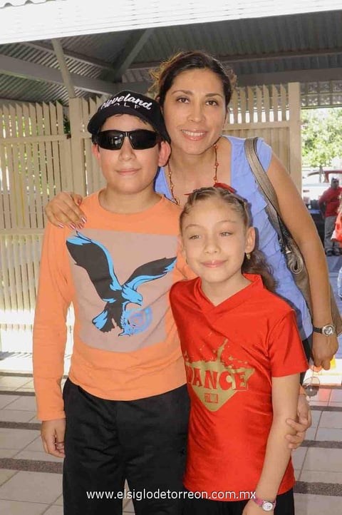 27022015 Melisa, Eduardo y Gabriela.