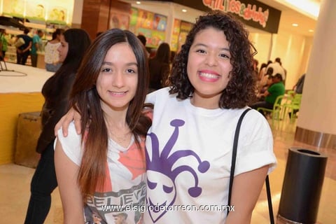 03032015 CONTENTAS.  Isabel y Paty.