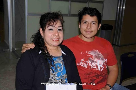 06032015 Tania Delgado y Ana de la Cruz.