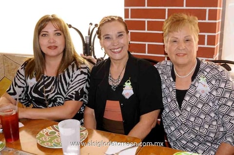 07032015 Mirna Luna, Linda Sepúlveda y Lidia Sepúlveda.