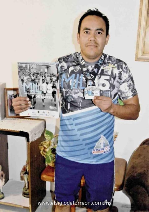 08032015 CORRE SU PRIMER MARATóN.  Ulises Carrera Urbina.
