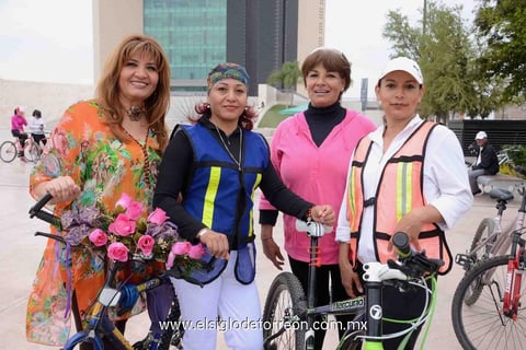 08032015 Olga, Denise y Pamela.
