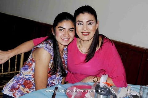 11032015 Frida Fabiola Solís y Lupita Gómez.