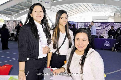 11032015 COMPAñERAS.  Rosa, Ingrid y Michell.