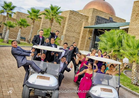 08032015 Kike y Lily en divertida sesión fotográfica el día de su boda.- JC Studio