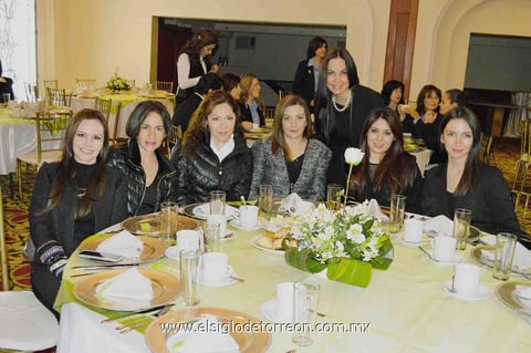 12032015 Claudia, Coco, Mayra, Gaby, Sonia, Sofía e Isela.