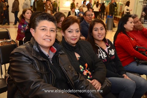 12032015 Gerardo, Salomé y Perla.