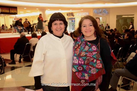 12032015 Gaby y Estrella.