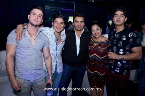 14032015 ENTRE AMIGOS.  Hernán, Daniel, Freddy, Cristy y 'Helios'.
