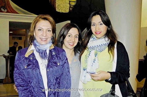 16032015 Pita, Bárbara y Pamela.