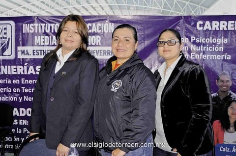 16032015 LA FOTO DEL RECUERDO.  Yolanda, Mary y Liliana.
