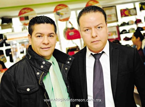 15032015 En el corte de listón.