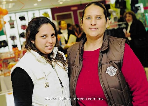 15032015 Martha y Lupita.