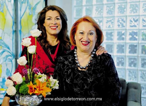 15032015 Josefina Rivas de Ganem, vice presidenta de la Federación de Asociaciones y Clubes de Jardinería de Coahuila A.C., y Leonor Chiffer de Mijares, tesorera y coordinadora del festival.