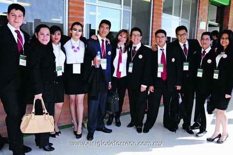 22032015 CONCURSO DE DEBATES.  Equipo de la Luzac.