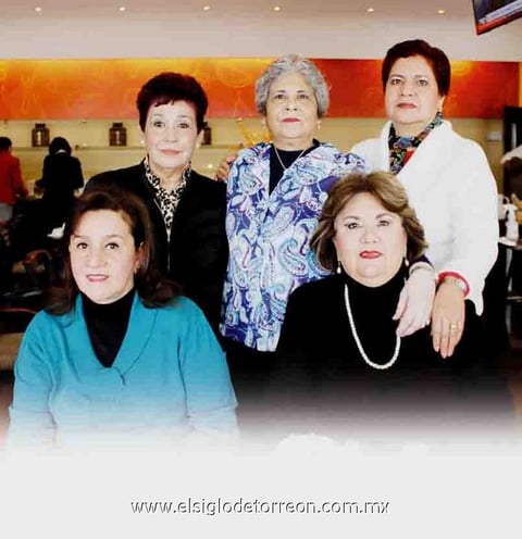 23032015 Lourdes Saldivar y  Daniela Medina.
