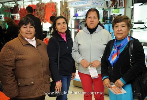 21032015 EN RECIENTE EVENTO.  Fanny, Chuy, Paty, Yuya y Joselyn.