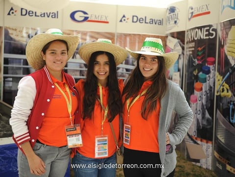 21032015 ENTRE AMIGAS.  Gaby, Isis y Ale.