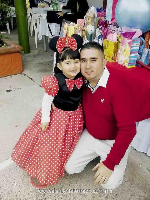 22032015 FELIZ CUMPLEAñOS.  Emmanuel Rosales y su hija Sofía en su fiesta por sus cuatro años de vida.