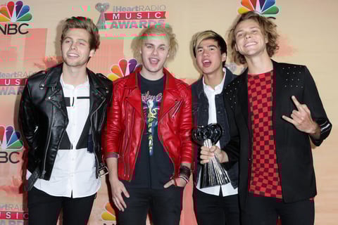 La banda 5 Seconds of Summer se llevó el premio por Mejores fans.