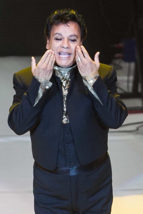 La entrega total de Juan Gabriel se pudo ver hasta en las últimas melodías como Hasta que te conocí, Lágrimas y lluvia e Inocente pobre amigo.