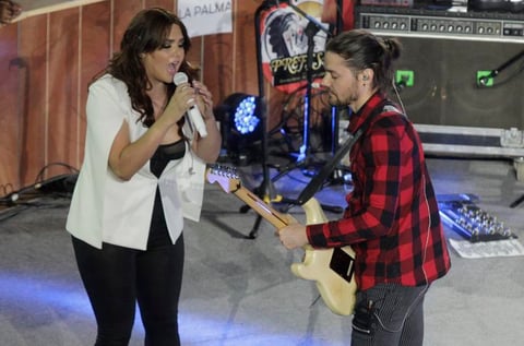 Durante dos horas, Yuridia deleitó a los asistentes con su voz.