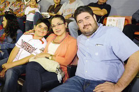 Bruno, Adriana y Armando.