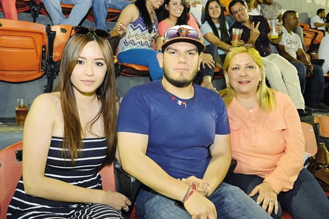 Lizzy, JosÃ© Juan y Vicky.