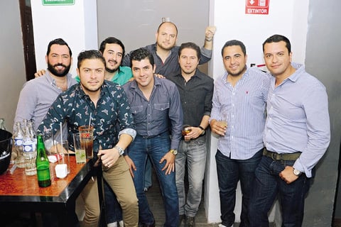 Memo, Miguel, Beto, David, Carlos, Reé, Óscar y Roy.