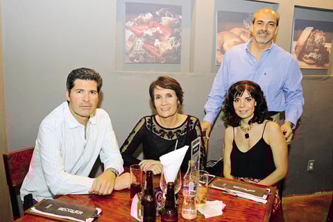 Luis, Ana, Nury y Tony