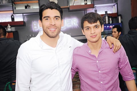 Ricardo y Ví­ctor.