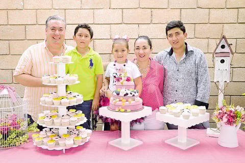 Walter, Gabriel, Mónica Christianne, Mónica y Rafael.