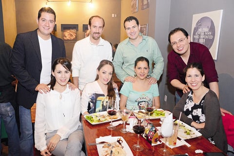 Ana Cris, Aldo, Diego, Sofía, Adrián, Mariana, Alina y José Miguel. Geo, Erandi y Mariel. Alejandro y Cova.