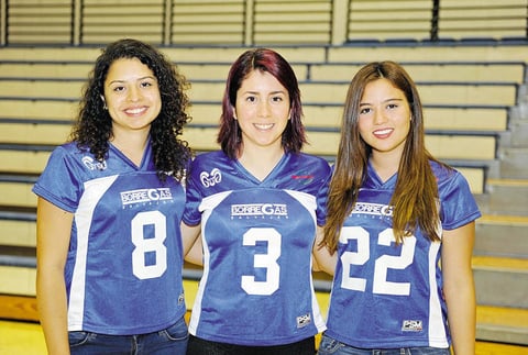 Liz, Vania y Vanessa.