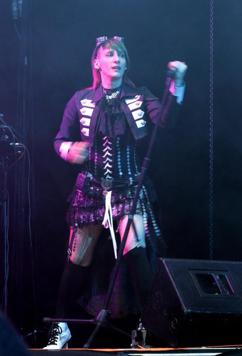 La legendaria banda interpretó Pasen y beban, Salva, La viuda de O'Brian, Cadaveria, Constelación alpha y De la piel del diablo.