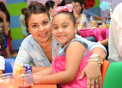 Lizbeth y Salma.